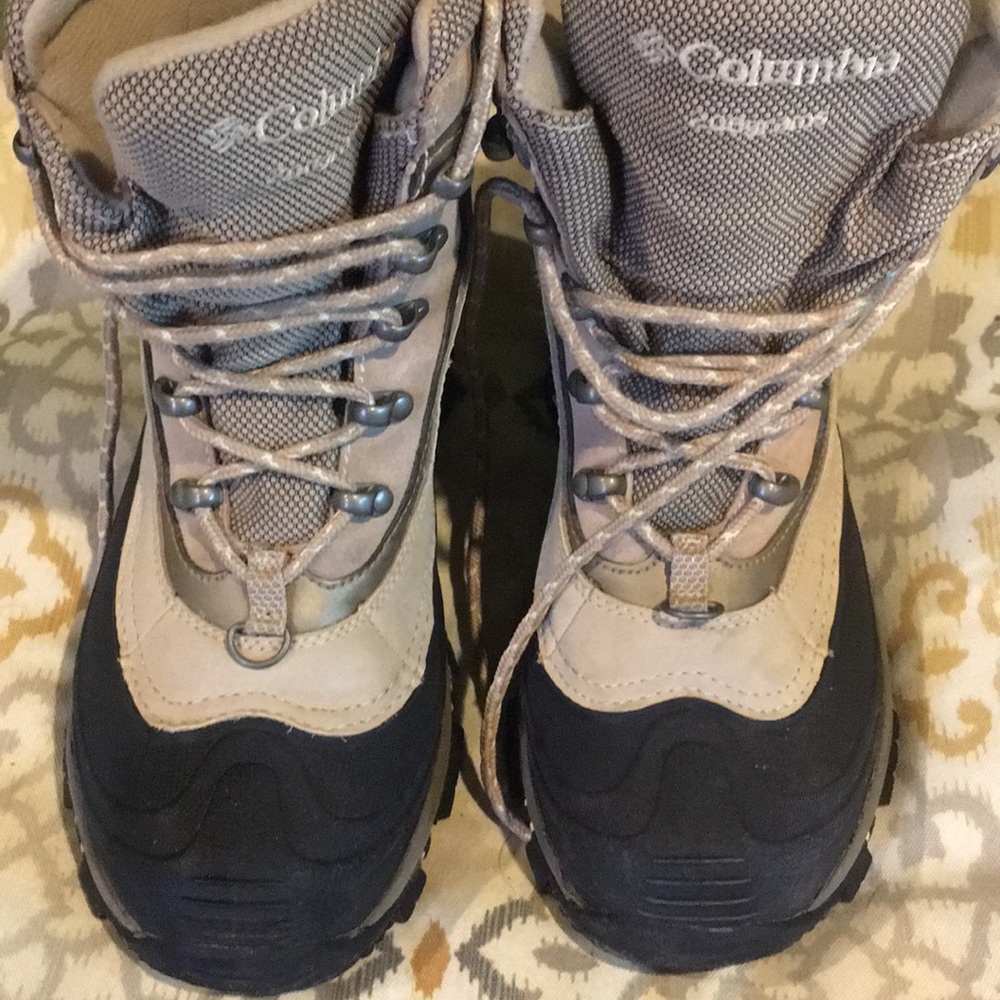 Women’s Columbia hiking/winter boot
